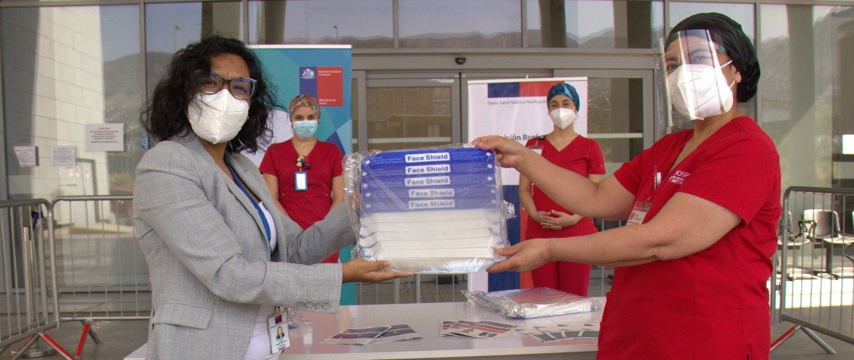 Donan 350 escudos faciales para madres lactantes del Hospital Regional “Dr. Leonardo Guzmán” de Antofagasta