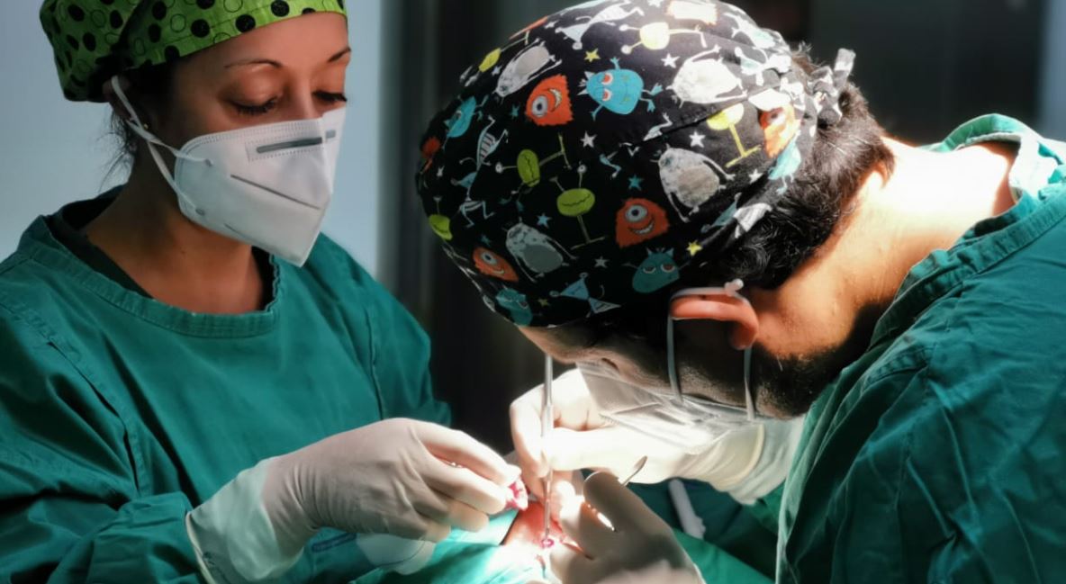 Hospital Regional “Leonardo Guzmán” realiza moderna cirugía para el cáncer de piel